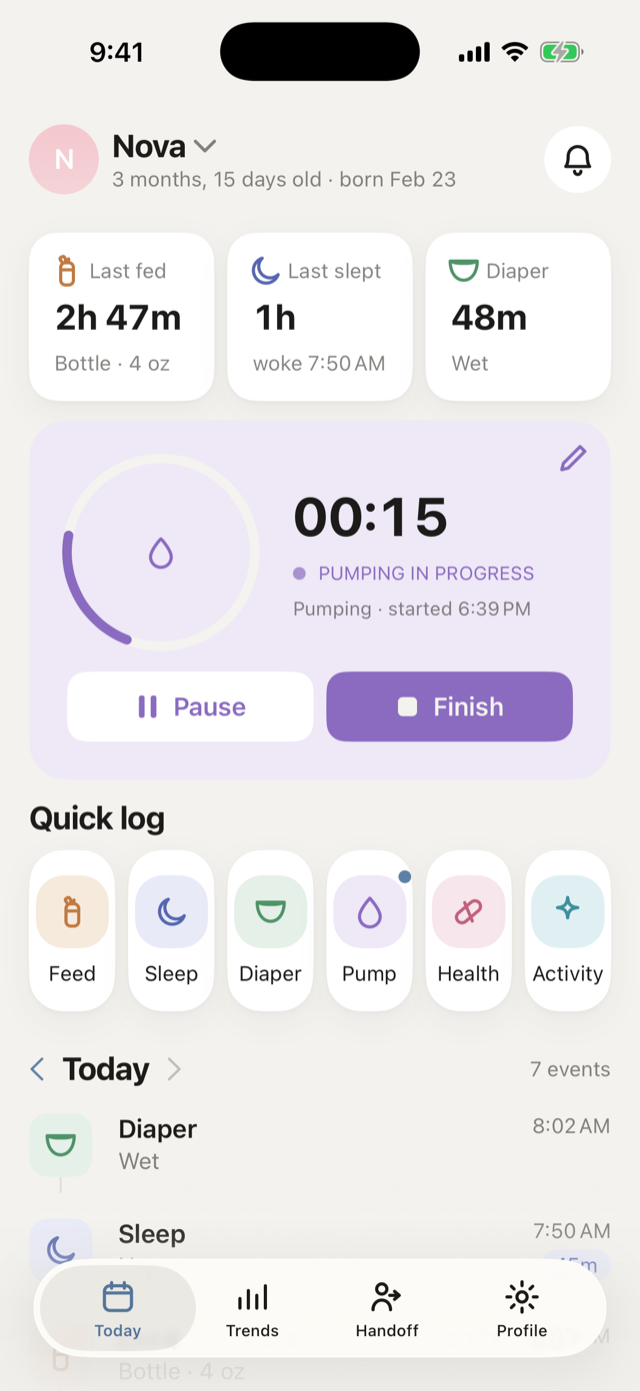Milk Drunk Today screen: one-tap logging of feeds, diapers and sleep on a daily timeline